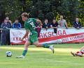 Archivbild: Gebert
Der SV Mitterteich empfängt am Dienstag den TSV Waldershof. Das Hinspiel (4:0) war eine klare Sache für den SVM. In dieser Szene hat Lukas Hausladen (rechts) gegen Mitterteicher Pascal Höcht das Nachsehen.