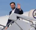Bild: Jacquelyn Martin/AP Pool/dpa
US-Vizepräsident JD Vance kommt mit der Air Force Two auf der Joint Base Andrews an, nachdem Gesprächen über den Iran in Islamabad.