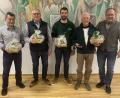 Bild: Josef Glas
Reinhard Burger, Robert Eichhorn, Christian Hartinger und Werner Braun scheiden aus dem Gemeinderat aus. Bürgermeister Ludwig Gürtler bedankte sich mit einem passenden Geschenk.