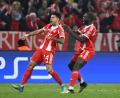 Bild: Sven Hoppe/dpa
Luis Diaz (links) jubelt mit Dayot Upamecano über das erlösende 3:3. Danach traf noch Michael Olise gegen Real Madrid zum 4:3. Der FC Bayern steht im Halbfinale der Champions-League.