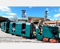 Archivbild: Brigitte Grüner 
Bei trockenem Wetter fährt die Grubenbahn auf dem Maffei-Freigelände. Sie kommt nicht nur bei den kleinen Besuchern gut an.