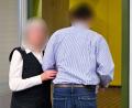 Bild: --/dpa
Ein heute 42-Jähriger und seine Eltern sollen im Prozess gegen den Waffenhändler falsch ausgesagt haben.