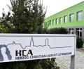 Archivbild: Petra Hartl
Der Altbau des HCA-Gymnaisums in Sulzbach-Rosenberg macht Probleme. Mitarbeiter des Amberg-Sulzbacher Hochbauamts gehen davon aus, dass es sich um eine „unkontrollierte Setzung des ganzen Gebäudetraktes“ handelt.