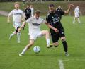 Bild: Dieter Jäschke
Simon Heser (weißes Trikot) und der SV Neusorg haben durch den Sieg gegen die DJK Ebnath die Meisterfeier des FC Dießfurt in der Kreisklasse West zumindest um eine Woche verschoben.