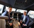 Bild: Karl-Josef Hildenbrand/dpa
Lufthansa-Vorstandschef Carsten Spohr (r, mit Ministerpräsident Markus Söder) hat große Pläne am Münchner Flughafen.