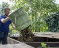 Symbolbild: Christin Klose/dpa-tmn
Der Frühling ist die perfekte Zeit, um einen Kompost anzulegen.
