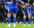 Bild: Jacob King/PA Wire/dpa
Die Spieler von Leicester City können den Abstieg kaum fassen.