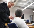 Bild: Karl-Josef Hildenbrand/dpa
Der Angeklagte mit seinem Verteidiger Felix Dimpfl. (Archivbild)