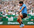 Bild: Valery Hache/AFP/dpa
Galt neben Jannik Sinner als Topfavorit auf den Titel in Paris: Carlos Alcaraz. (Archivbild)