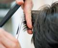 Bild: Symbolbild Friseur/dpa
Gegen den 21-jährigen Friseur wurde ein Strafverfahren eingeleitet. (Symbolbild)