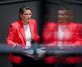 Bild: Michael Kappeler/dpa
Justizministerin Stefanie Hubig (SPD) arbeitet an einem Gesetz zum Schutz vor digitaler Gewalt.