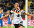 Bild: Robert Michael/dpa
Nationalspielerin Larissa Mühlhaus wechselt innerhalb der Bundesliga. (Archivbild)