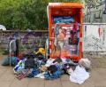 Bild: Jan Woitas/dpa
Die Qualität der Abgaben in Kleidercontainern sinkt. (Archivbild)
