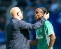Bild: David Inderlied/dpa
Der Anschluss von Noel Futkeu (r) kommt zu spät.