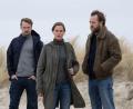 Bild: Michael Ihle/ZDF/dpa
Kommissarin Ann Kathrin Klaasen (Picco von Groote, M.) und ihr Lebens- und Arbeitspartner Frank Weller (Tom Radisch, r.) ermitteln gegen Dr. Bernhardt Sommerfeldt (Sven Schelker, l.)