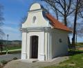 Bild: jr
Die Generalsanierung der Kirchberg-Kapelle am Ortsrand von Bad Neualbenreuth in Richtung Waldsassen ist abgeschlossen. Am Freitag, 1. Mai, erhält das Kirchlein den Segen.