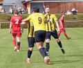 Bild: Gebert
Nächste Saison jubelt der SV Poppenreuth (gelbe Trikots) nicht mehr in der Kreisliga. Das ist nun amtlich.