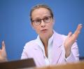 Bild: Britta Pedersen/dpa
Im Rückblick ist sich Frauke Brosius-Gersdorf sicher: Mit einemMann wäre in der gleichen Situation wie ihr bei der gescheiterten Richterwahl anders umgegangen worden. (Archivbild)