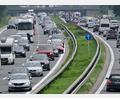 Bild: Uwe Lein/dpa
Auf Bayern Autobahnen könnte es am Wochenende voll werden - besonders in Richtung Süden. (Archivbild)