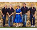 Bild: Peter Feldmeier
Die Band Hula Hoop aus Amberg spielt Musik der 50er und 60er Jahre.