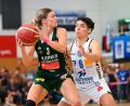 Bild: Florian Wiegand/dpa
Alexandra Wilke (l) und die Basketballerinnen aus Keltern holten in Marburg den entscheidenden Sieg zum Meistertitel.