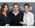 Bild: Jörg Carstensen/dpa
Jessica Schwarz, Matthias Schweighöfer und Alexandra Maria Lara spielten in „You Are Wanted“ von Prime Video mit. (Archivbild)