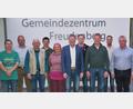 Bild: sche
Ausscheidende Mitglieder des Gemeinderates Freudenberg mit 3. Bürgermeister Christian Drexler (2. v. links): Florian Kraus, Franz Weiß, Wolfgang Peter, Astrid Knab, Bürgermeister Alwin Märkl, Alexander Freller, Peter Göbl, Johannes Greß und Benno Schißlbauer (v. l.).