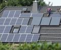 Bild: Rainer Jensen/dpa
Der Bau von neuen Solaranlagen stockt - vor allem im Privatbereich. (Archivbild)