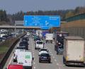 Bild: Bodo Schackow/dpa
Auf vielen Autobahnen, wie hier auf der A9, herrschte am Donnerstagnachmittag reger Verkehr.