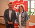 Bild: bnr
SPD-Ortsvorsitzender Norbert Auer dankte der ehemaligen Bundestagsabgeordneten Marianne Schieder für ihren aussagekräftigen Vortrag zur Reformpolitik der Bundesregierung.