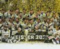 Bild: Florian Wiegand/dpa
Eisbären Berlin bejubeln den Gewinn der Deutschen Meisterschaft
