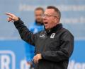 Bild: Peter Kneffel/dpa
Markus Kauczinski und sein TSV 1860 München holen in Schweinfurt nur einen Punkt. (Archivbild)