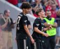 Bild: Sven Hoppe/dpa
Teenager David Santos Daiber (links) kam in der Saison zweimal in der Bundesliga zum Einsatz. (Archivbild)