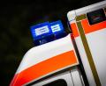 Symbolbild: Moritz Frankenberg/dpa
Ein 37-jähriger Radfahrer stürzt in Floß und wird schwer verletzt ins Krankenhaus gebracht.