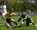 Bild: Hans Mark
Szenen aus dem Spiel TSV Tännesberg II (weiß) gegen die Sportfreunde Weidenthal. Tännesbergs Torwart Fabian Winderl hatte einiges zu tun. Weidenthal vergab zu viele Chancen – und verlor in letzter Sekunde.