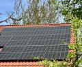 Bild: Gabi Schönberger
Ende April brannte eine Photovoltaikanlage auf einem Dach in Weiden. Laut dem Fraunhofer-Institut für Solare Energiesysteme verursachen aber nur circa 0,006 Prozent aller installierten Anlagen einen Brand mit größerem Schaden.