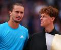 Bild: Manu Fernandez/AP/dpa
Gegen Jannik Sinner (r) war Alexander Zverev wieder einmal chancenlos.