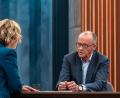 Bild: NDR/Thomas Ernst/dpa
Bundeskanzler Friedrich Merz (CDU) war bei Caren Miosga zu Gast. Das Thema lautete: „Ein Jahr Kanzler – wie schwer ist Regieren, Herr Merz?“.