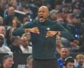 Bild: John Raoux/AP/dpa
Da half aller Einsatz nichts: Jamahl Mosley ist seinen Trainer-Job in Orlando los. (Archivbild)