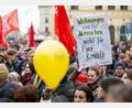Bild: Lennart Preiss/dpa
In München und anderen Großstädten formiert sich mittlerweile Widerstand gegen die unaufhaltsam steigenden Mieten. Eine Trendwende ist nach Einschätzung der sozial orientierten bayerischen Wohnungsunternehmen nicht in Sicht. (Symbolbild)