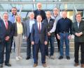 Bild: ak
In der letzten Sitzung der vergangenen Wahlperiode wurden auch Gemeinderatsmitglieder verabschiedet: Zweiter Bürgermeister Rudi Heier (vorne, von links), Bürgermeister Christian Porsch und Dritter Bürgermeister Franc Dierl dankten Ursula Hörath (mittlere Reihe, von links), Rudi Kirchberger, Bernhard Stahl und Gerd Zetlmeisl sowie Heiko Adelhardt (obere Reihe, von links), Hans Schmid und Norbert Nickl.