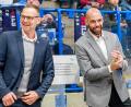 Bild: Elke Englmaier
Wer folgt auf Jürgen Rumrich (links) als Sportlicher Leiter? Kehrt Alan Letang als Cheftrainer zurück in die Oberpfalz? Das sind zwei wegweisende Personalien, die bei den Blue Devils Weiden derzeit offen sind.