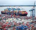 Bild: Sina Schuldt/dpa
Nach der Ankunft des ersten Vollcontainerschiffs in Bremen wurde der Bau des Containerhafens in Bremerhaven vorbereitet. (Archivbild)