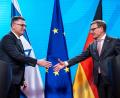 Bild: Michael Kappeler/dpa
Außenminister Wadephul ruft in einer Pressekonferenz mit seinem israelischen Kollegen Saar den Iran zur Rückkehr an den Verhandlungstisch auf