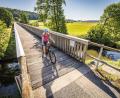 Bild: Oberpfälzer Wald, Thomas Kujat
Für Radfahrer auf dem Bayerisch-Böhmischen Freundschaftsweg verkehrt seit Mai ein Radlerbus.