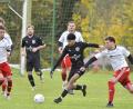 Archivbild: Hubert Ziegler
Auf und davon: Philip Kölbl (2.v.r.) vom FC Rieden kann in dieser Szene David Weber (rechts) von der DJK Ursensollen entkommen.