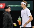 Bild: Harald Tittel/dpa
Tennis-Legende Boris Becker wünscht sich mehr Kampfgeist bei Alexander Zverev. (Archivbild)