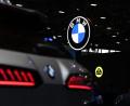 Bild: Johannes Neudecker/dpa
BMW leidet unter ähnlichen Problemen wie die anderen deutschen Autohersteller, kann unter dem Strich aber mehr Geld verdienen. (Archivbild)