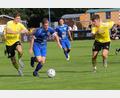Archivbild: war
Der SV Etzenricht und SV Hahnbach könnten sich in der Landesliga-Relegation begegnen. Die Szene mit SVE-Torjäger Martin Pasieka stammt aus der Saison 23/24, als beide Teams in der Bezirksliga Nord aufeinandertrafen.