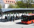 Archivbild: Gabi Schönberger
In einem Bus in Weiden kommt es Anfang April zu einer gewalttätigen Auseinandersetzung zwischen einem 19-Jährigen aus dem Landkreis Neustadt/WN und einem 34-jährigen Busfahrer. Auf einer Social-Media-Plattform schreiben manche Nutzer unter dem verbreiteten Video des Vorfalls rassistische Kommentare.